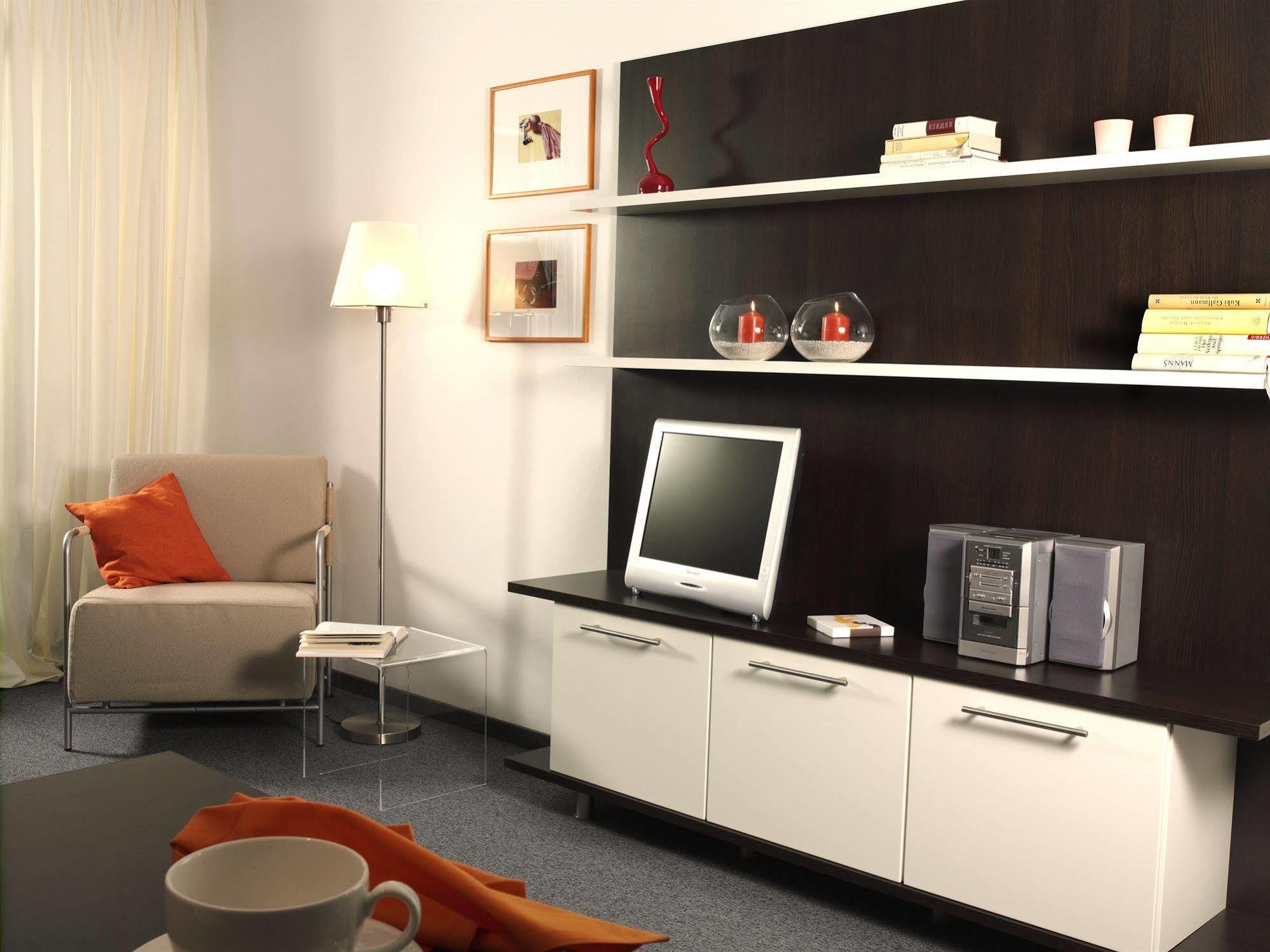 Frederics Muenchen City Schwabing Rom bilde