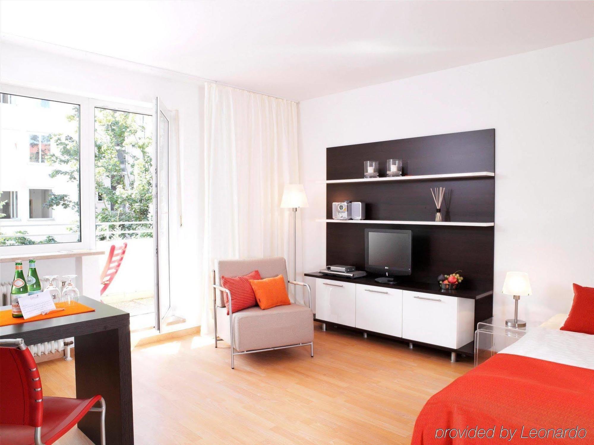Frederics Muenchen City Schwabing Rom bilde